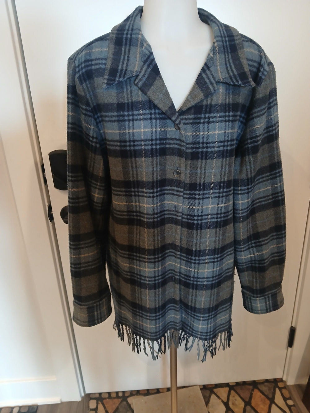 Eàsy Spirit Blue and Gray Plaid Fringe Hem Button-Up Jacket